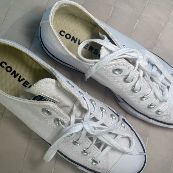 Converse - Picture 2 of 5